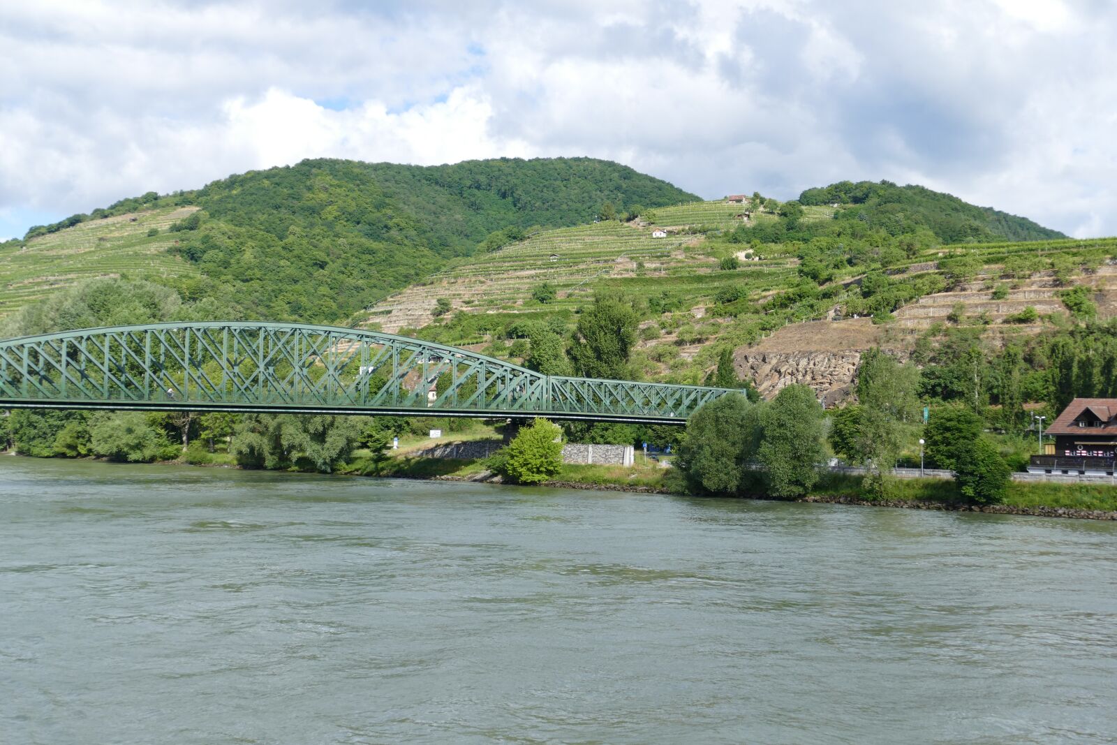 Panasonic Lumix DMC-FZ1000 sample photo. Danube, austria, river cruise photography