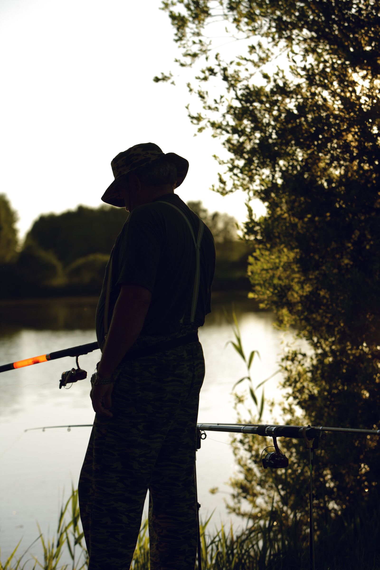 Canon EOS-1Ds Mark III sample photo. Fish, man, water photography