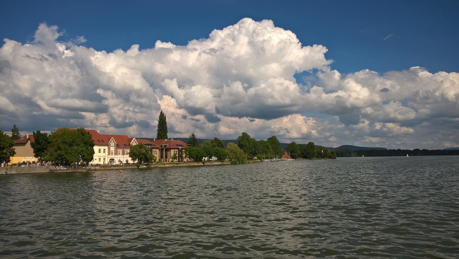 Microsoft Lumia 640 LTE sample photo. Lake, sky, clouds photography