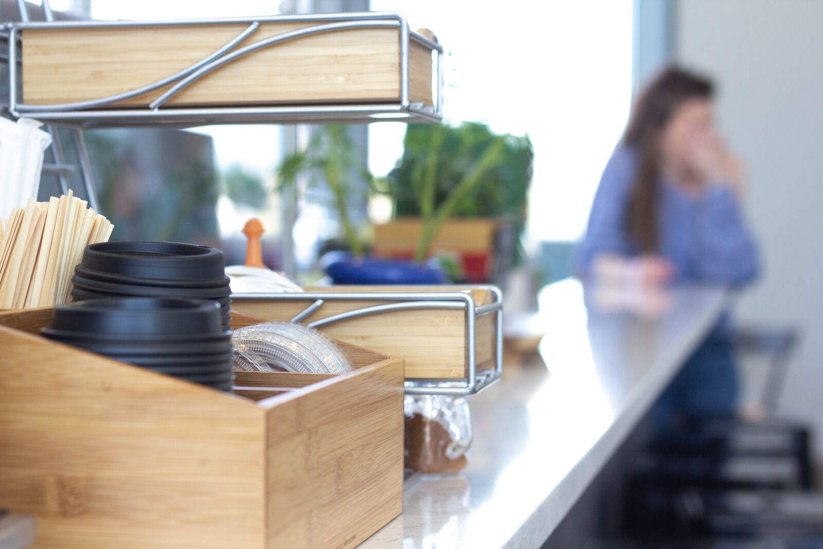 Canon EOS 60D + Canon EF 50mm F1.8 II sample photo. Indoors, table, business photography