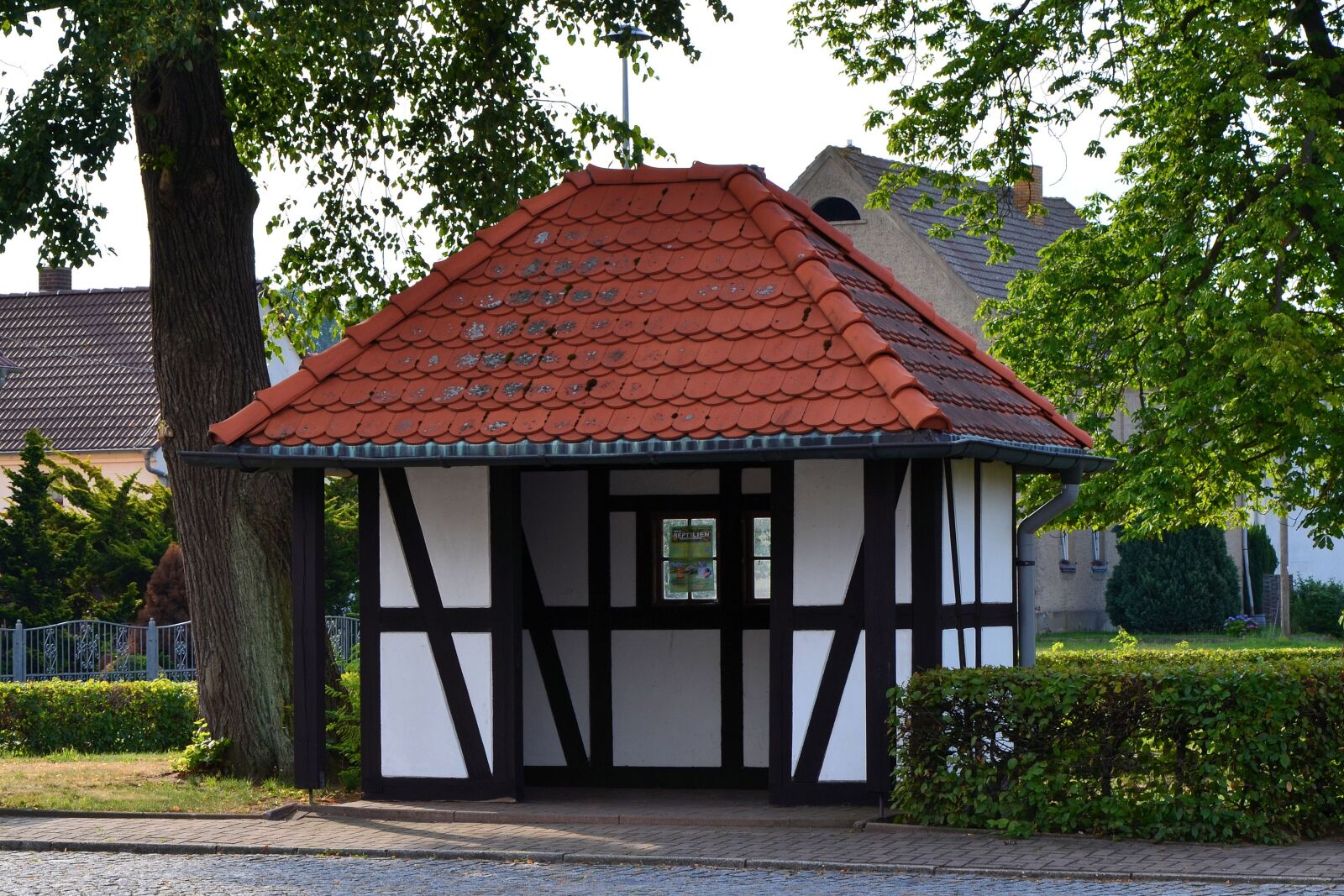 Nikon D5100 sample photo. Timber framed building, truss photography