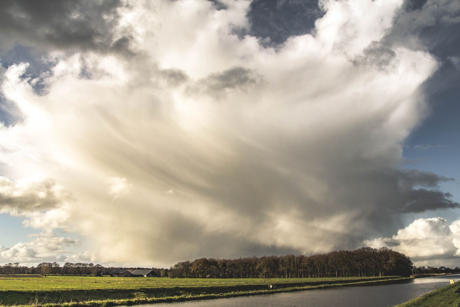 Canon EOS 60D sample photo. Cloud, landscape, awesome photography