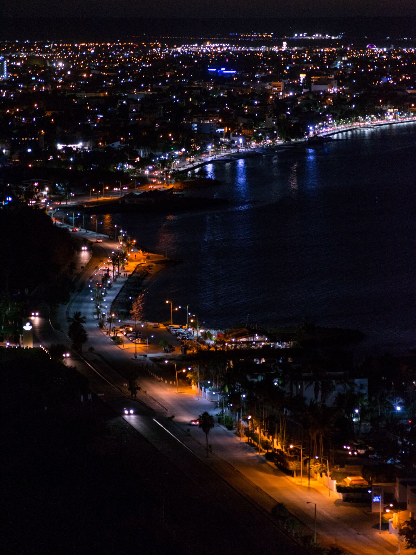 Nikon D3300 sample photo. Malecon, city, night photography