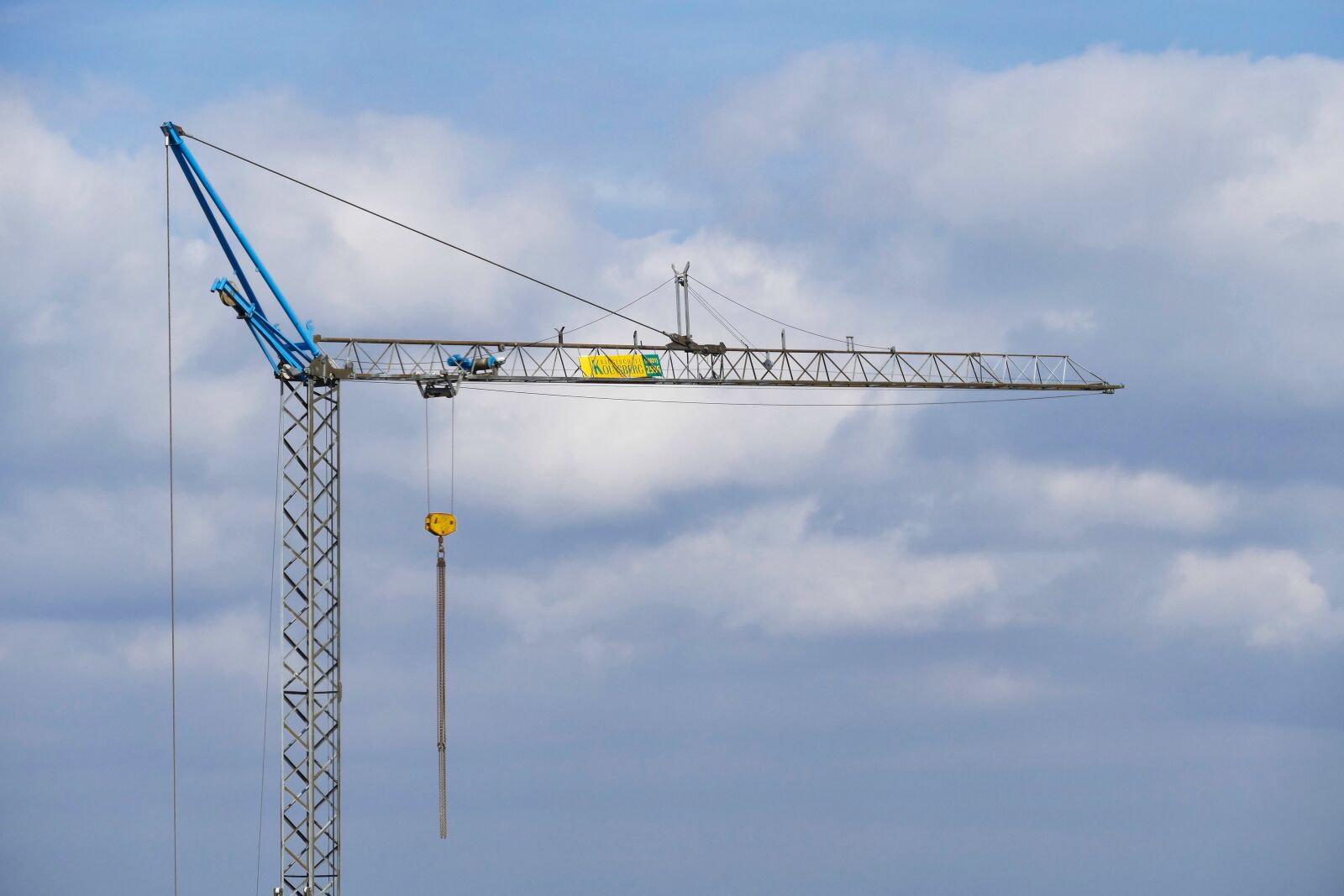 Panasonic Lumix DMC-FZ1000 sample photo. Sky, industry, crane photography