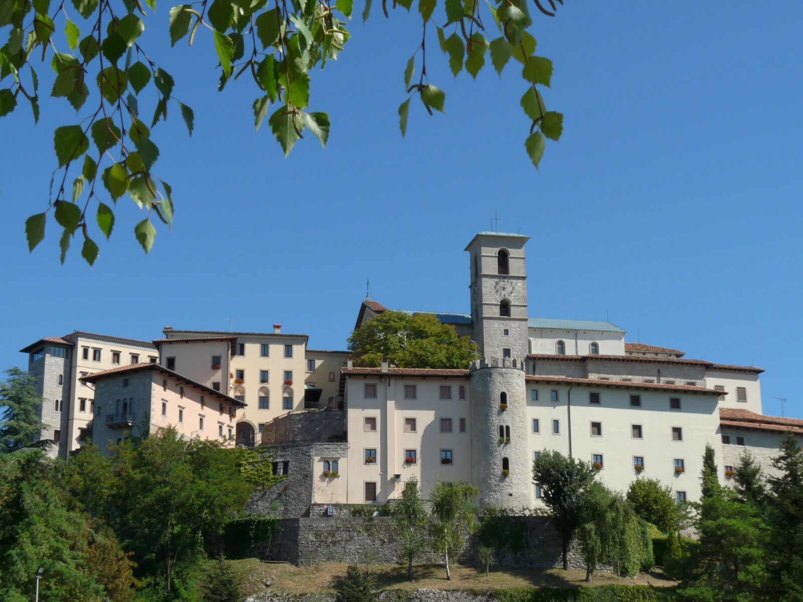 Panasonic Lumix DMC-FZ28 sample photo. Friuli, castel monte, monastery photography