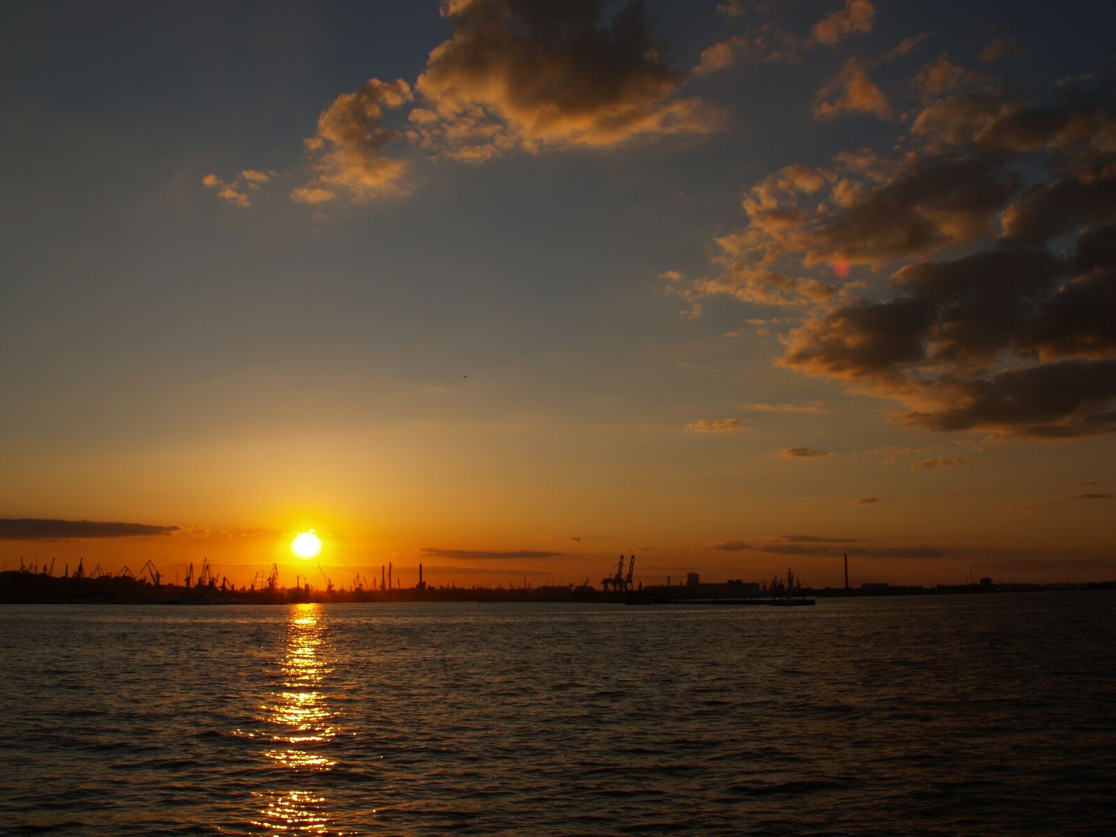 Olympus E-330 (EVOLT E-330) sample photo. Sunset, sea, evening sky photography