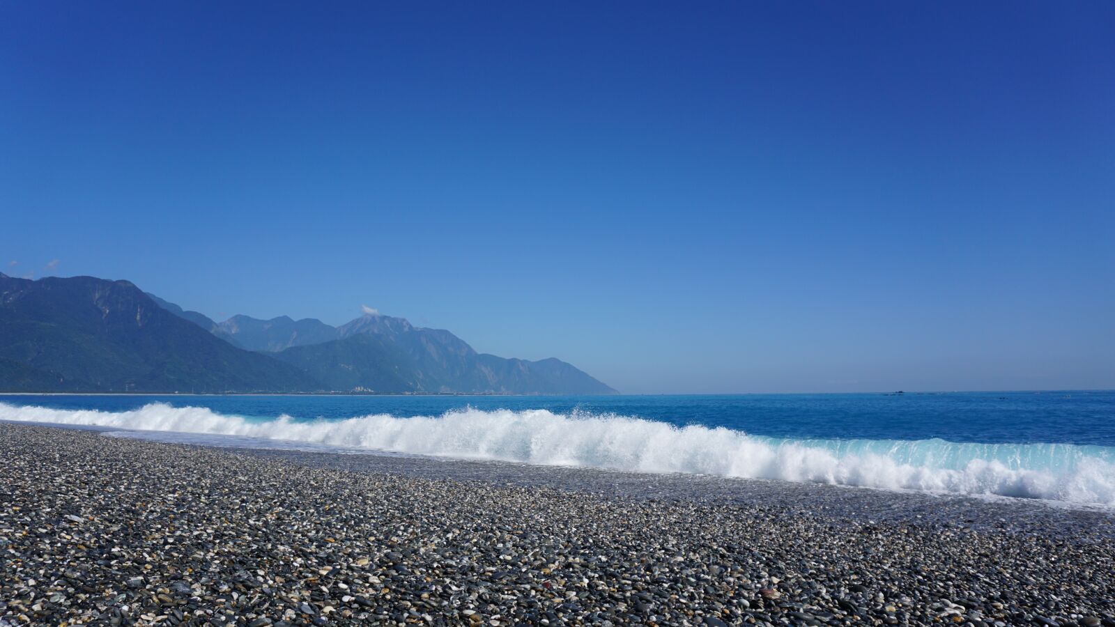 Sony E 16-50mm F3.5-5.6 PZ OSS sample photo. Nature, waters, landscape photography