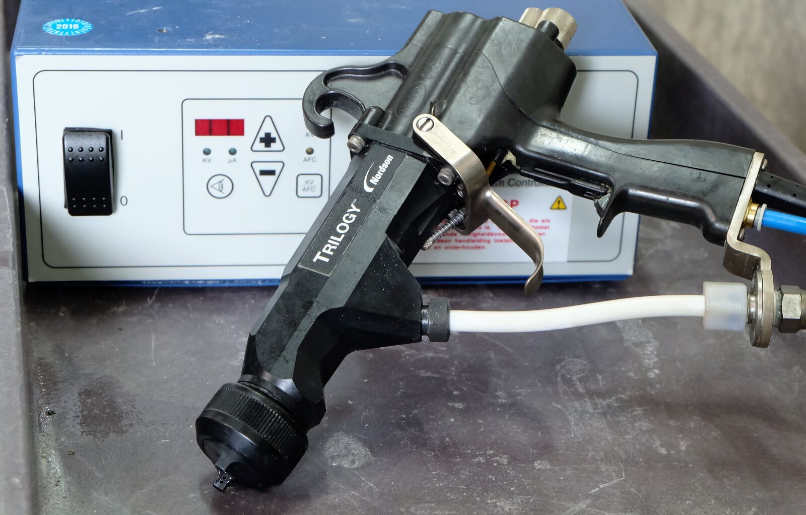 Fujifilm X-A2 sample photo. Spray gun, industry, coating photography