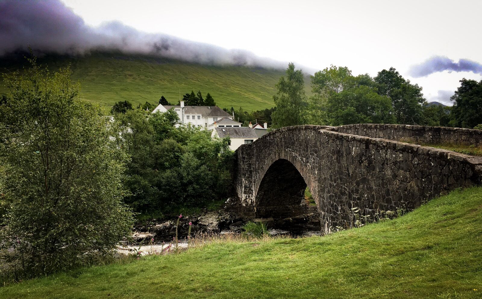 iPhone SE back camera 4.15mm f/2.2 sample photo. Scotland, west highland way photography