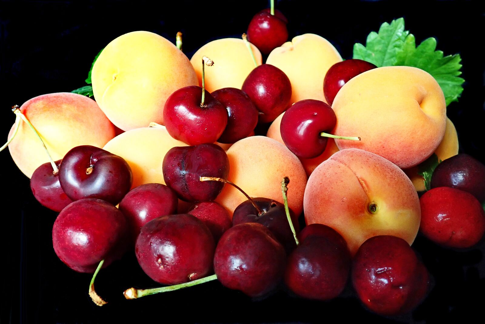 Olympus TG-5 sample photo. Fruit, apricots, cherries photography