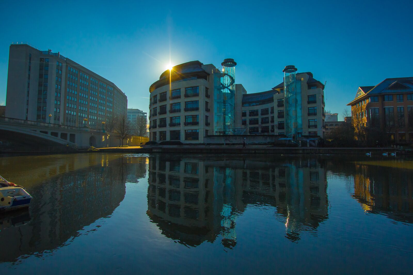 Canon EF-S 10-22mm F3.5-4.5 USM sample photo. Building, sunset, reflexion photography