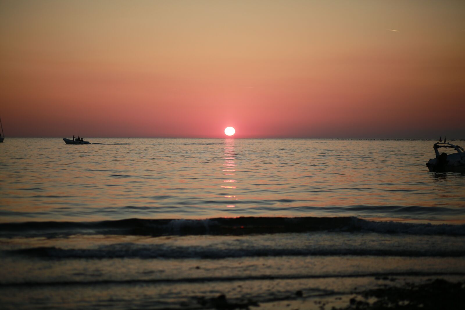 Canon EF 85mm F1.8 USM sample photo. Sunset, sun, descending photography