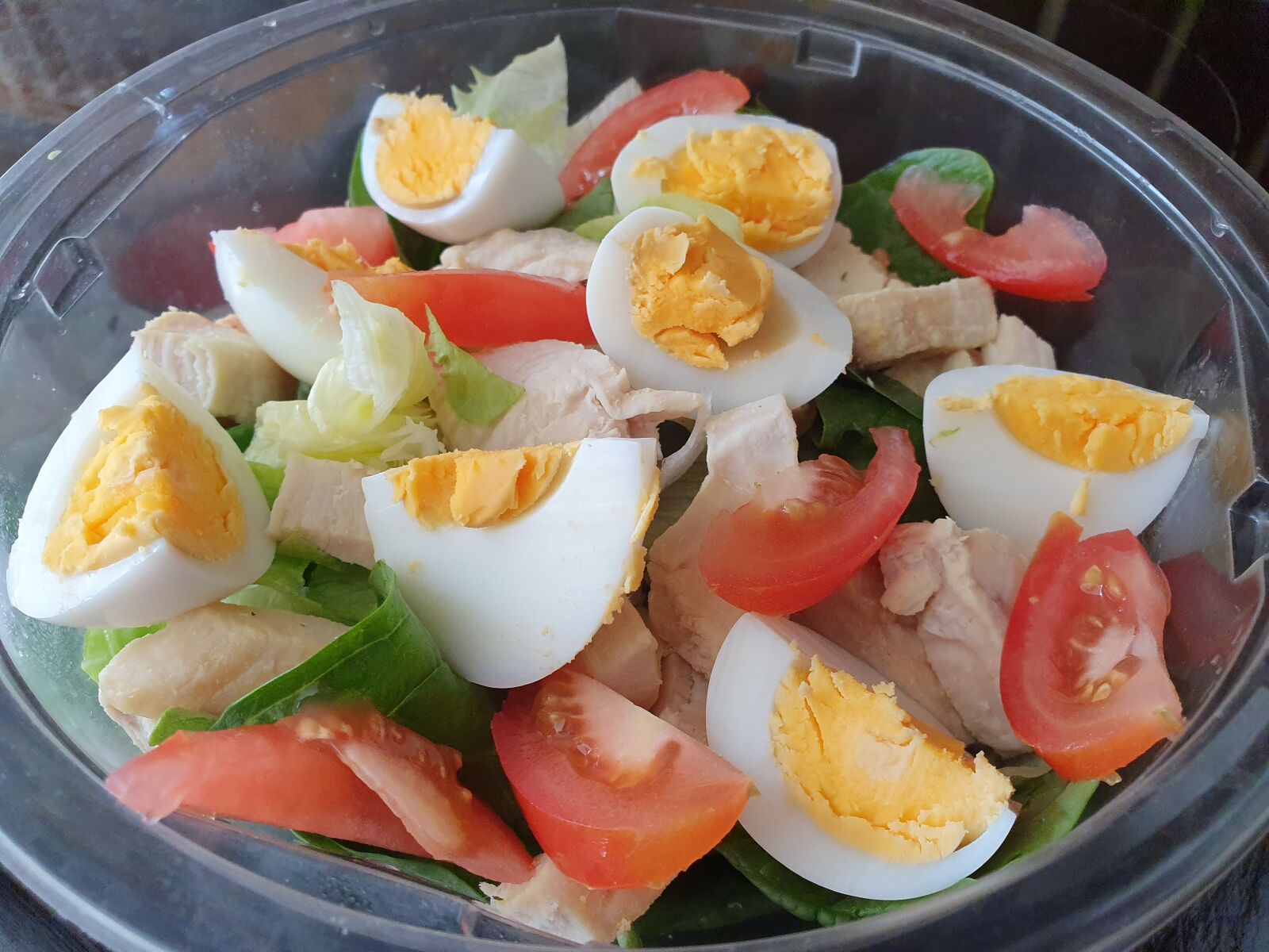 Samsung Galaxy S10 sample photo. Salad, eggs, lettuce photography