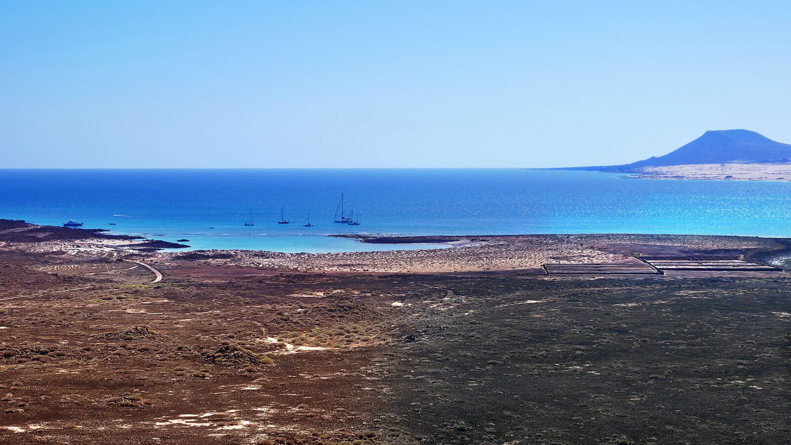 Panasonic Lumix DMC-GX85 (Lumix DMC-GX80 / Lumix DMC-GX7 Mark II) sample photo. Blue, canary islands, salt photography