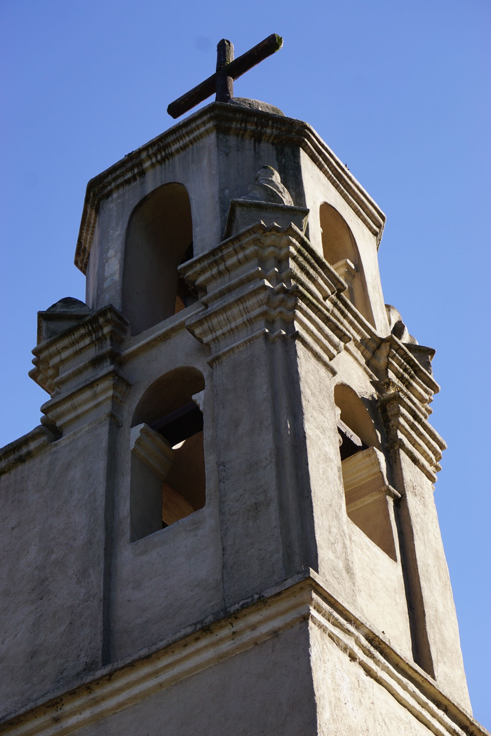 Sony E 55-210mm F4.5-6.3 OSS sample photo. Church, cruz, architecture photography