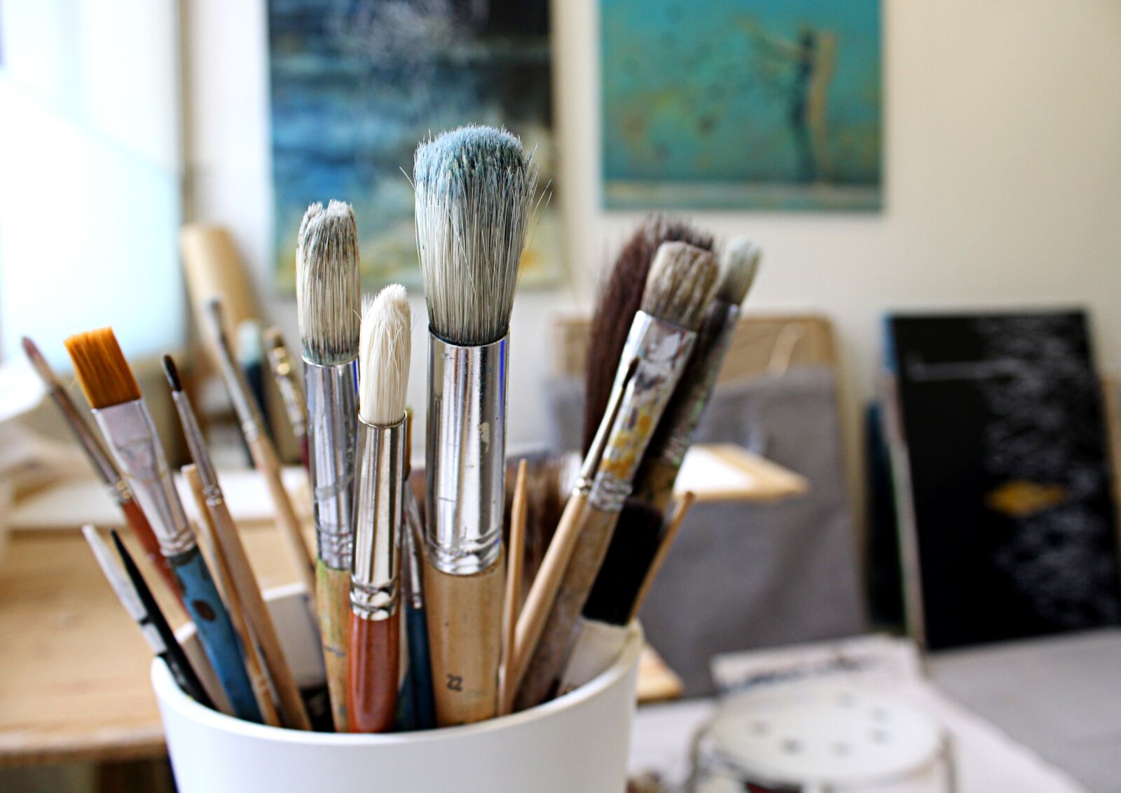 Canon EOS 1200D (EOS Rebel T5 / EOS Kiss X70 / EOS Hi) sample photo. Brushes, brush, studio photography