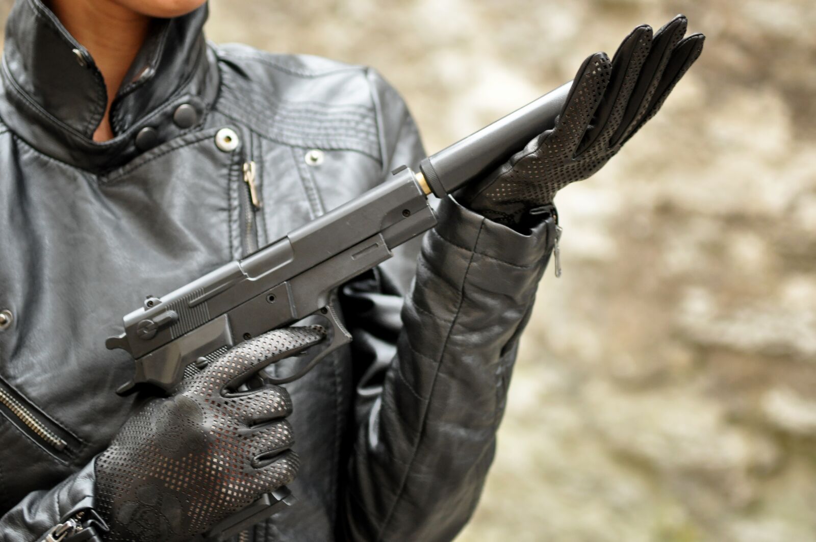 Nikon D90 sample photo. Gun, weapon, offense photography