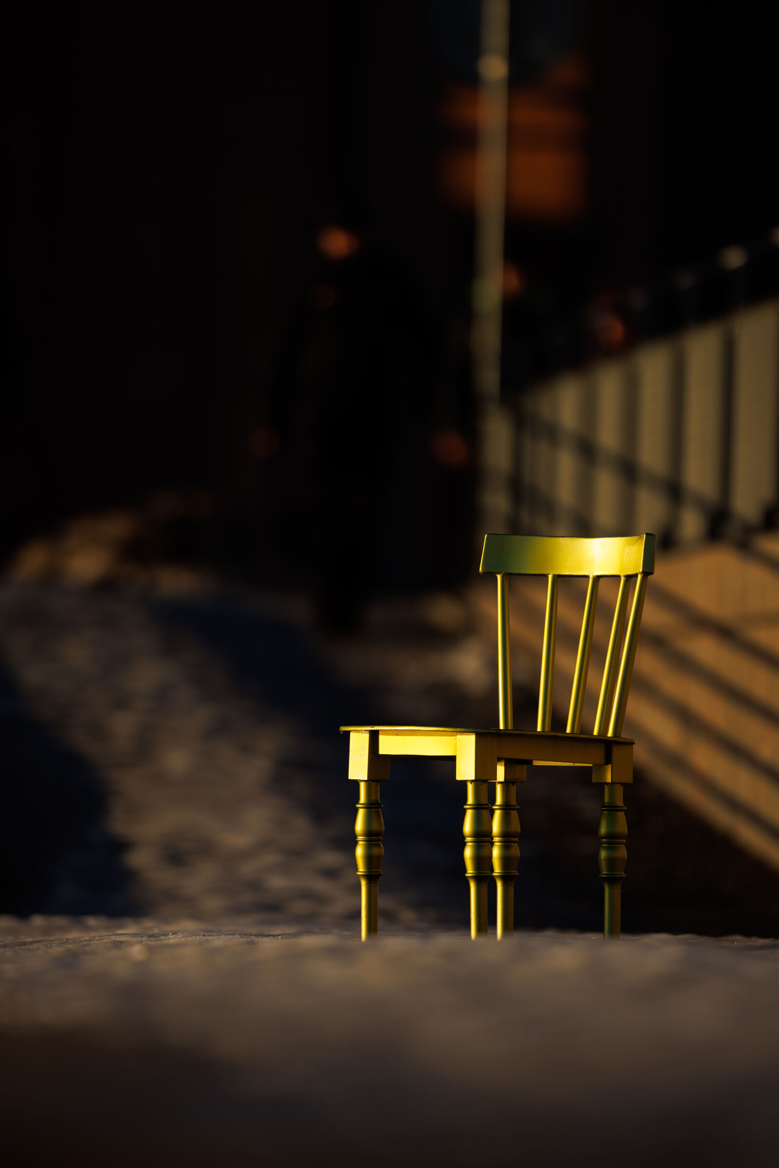 Canon EOS R5 sample photo. Stool for the sun photography