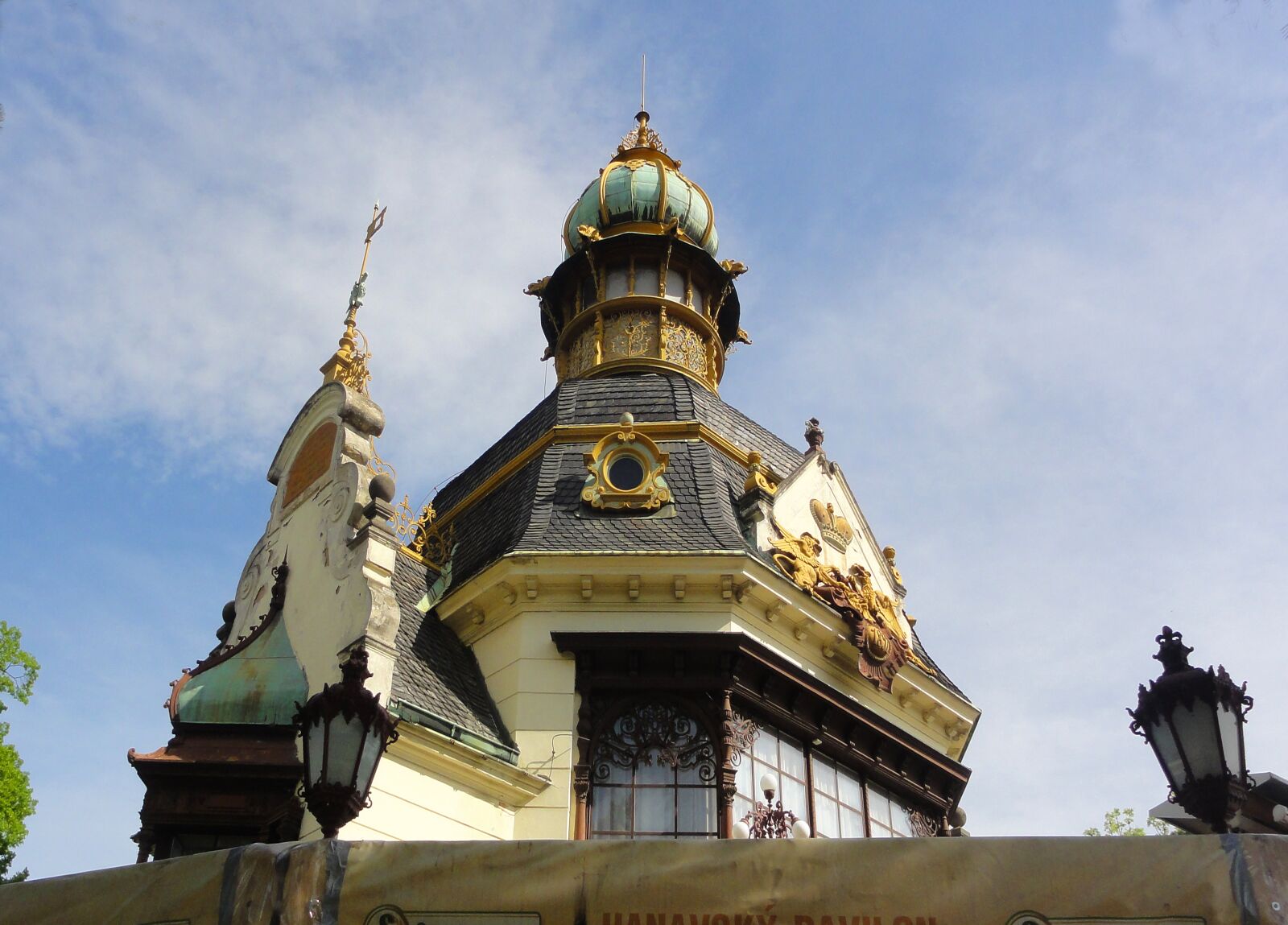 Sony DSC-HX5V sample photo. Pavillon, prague, czechia photography