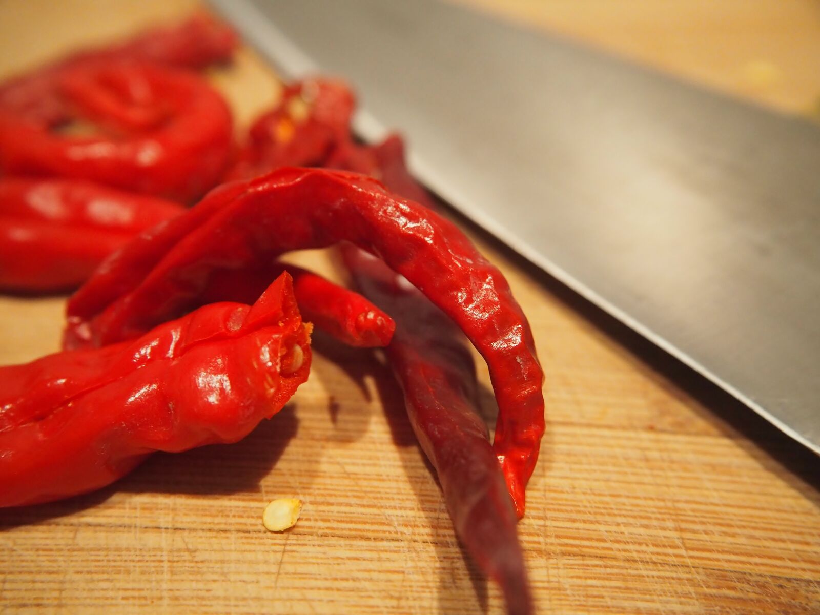 Olympus OM-D E-M10 sample photo. Chili, sharp, red photography