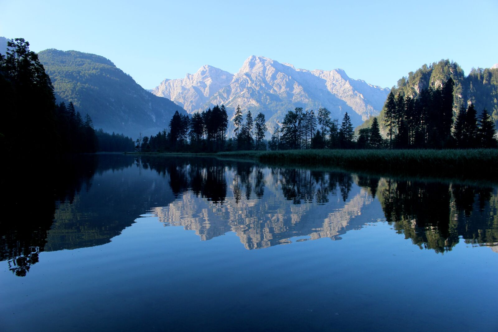 Canon EOS 100D (EOS Rebel SL1 / EOS Kiss X7) sample photo. Mountains, lake, water photography