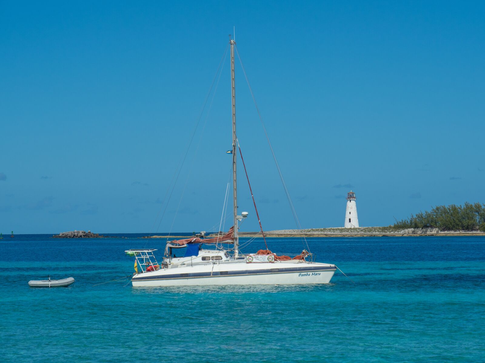 Olympus OM-D E-M1 Mark II sample photo. Boat, sail, lighthouse photography
