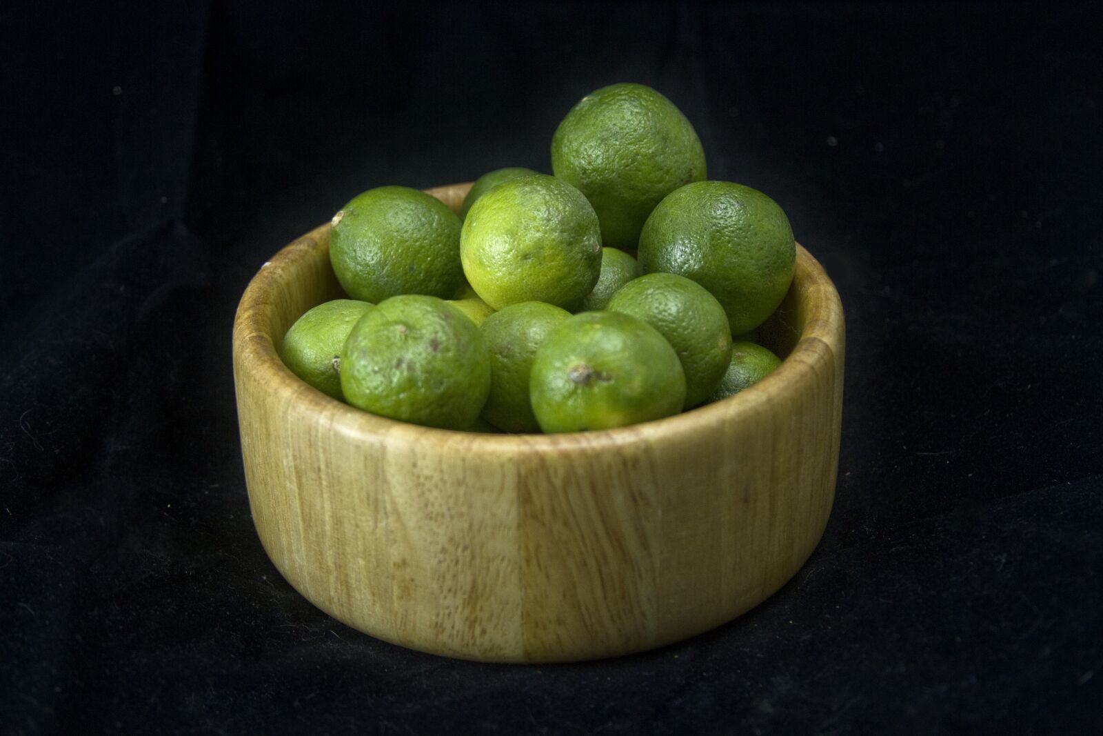 Canon EOS 7D sample photo. Limes, fruit, basket photography