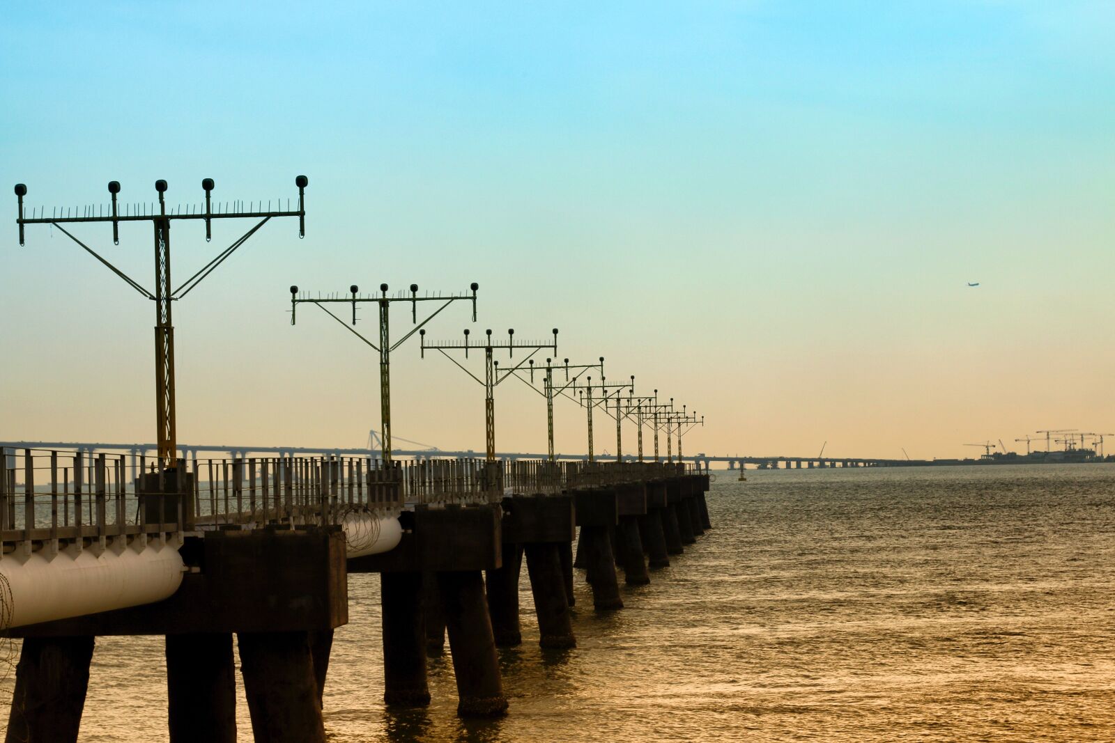 Canon EOS 70D + Canon EF 24-105mm F4L IS USM sample photo. Antenna array, sea, sunset photography