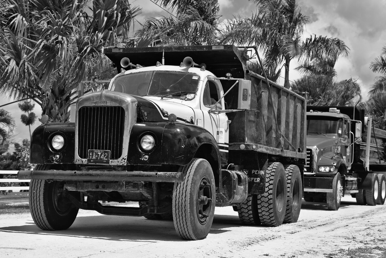 Nikon D7200 sample photo. Vehicle, transportation system, truck photography