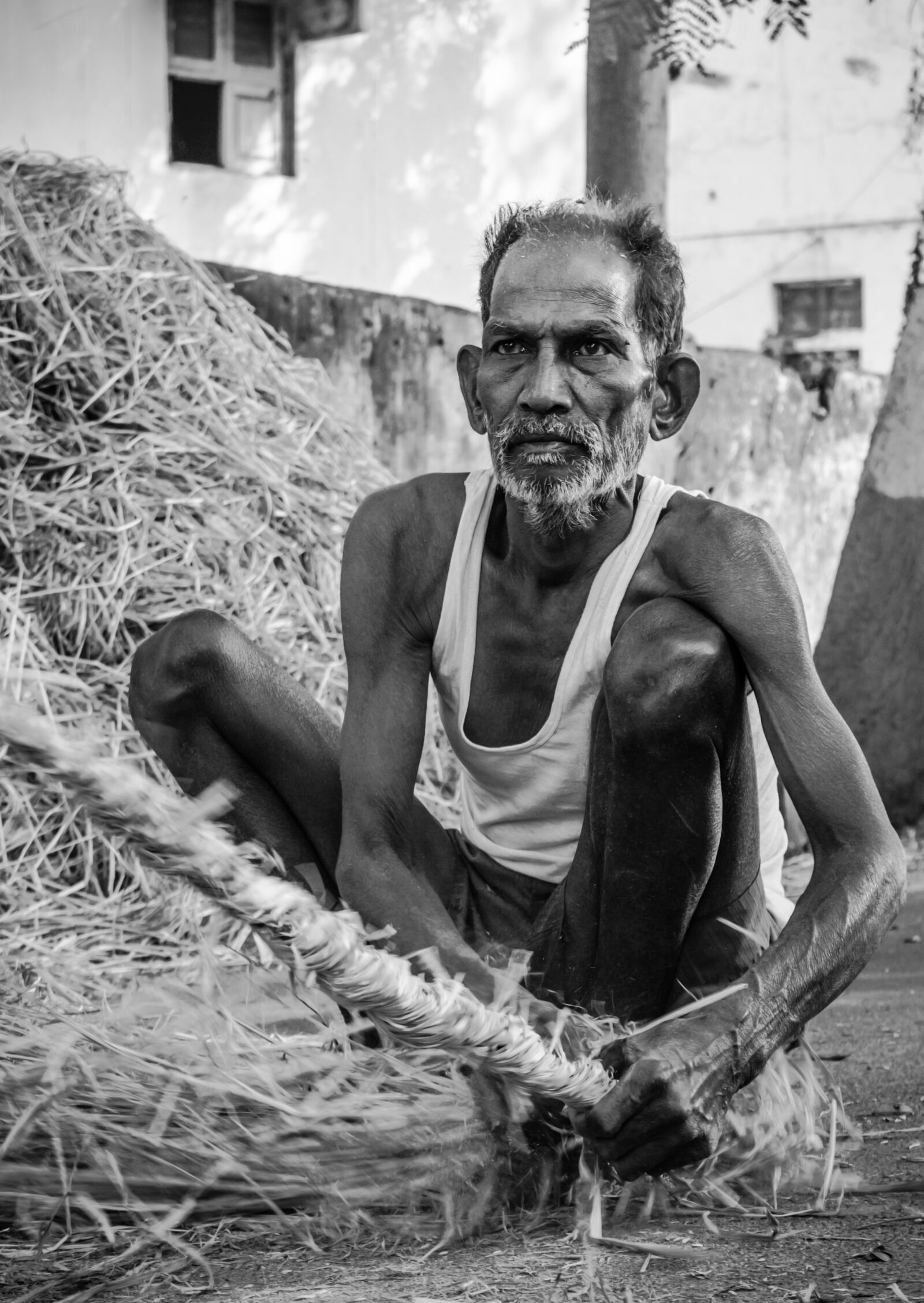 Canon EOS 700D (EOS Rebel T5i / EOS Kiss X7i) sample photo. Old man, grass rope photography