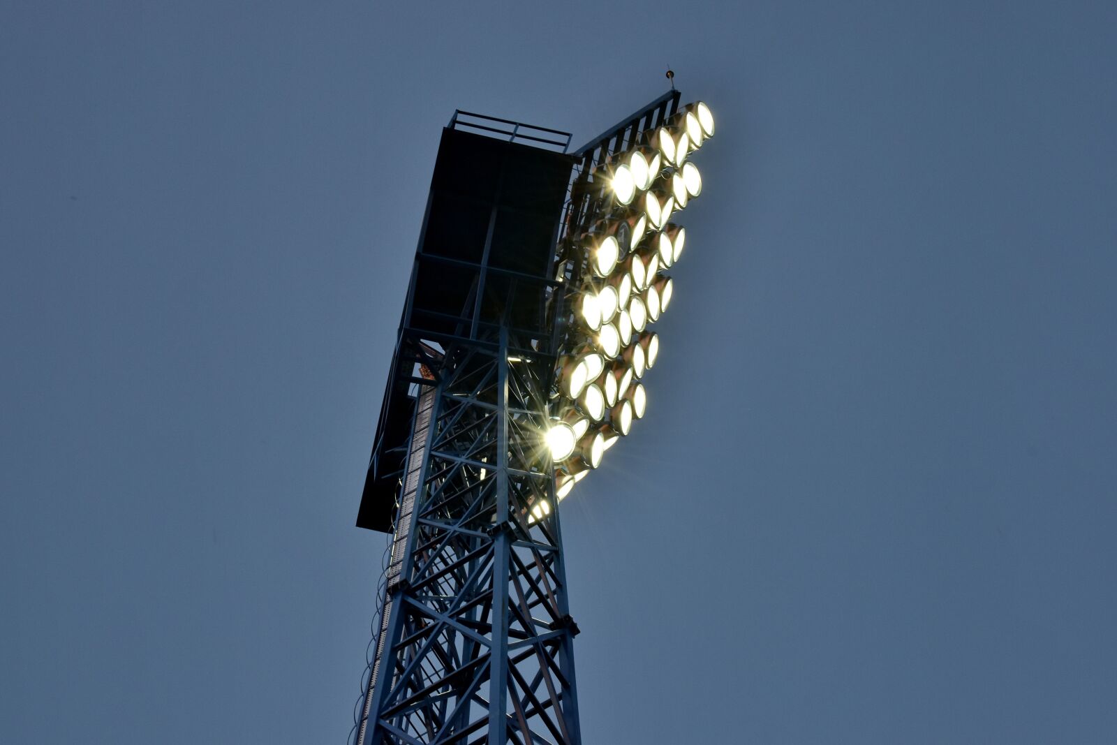 Nikon D5500 sample photo. Reflector, spotlight, tower, architecture photography
