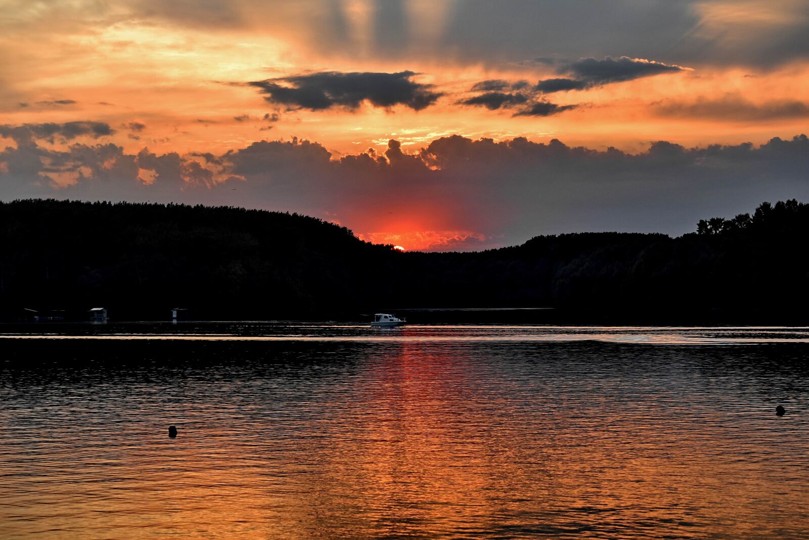 Nikon D5500 sample photo. Beautiful photo, cumulus, lakeside photography