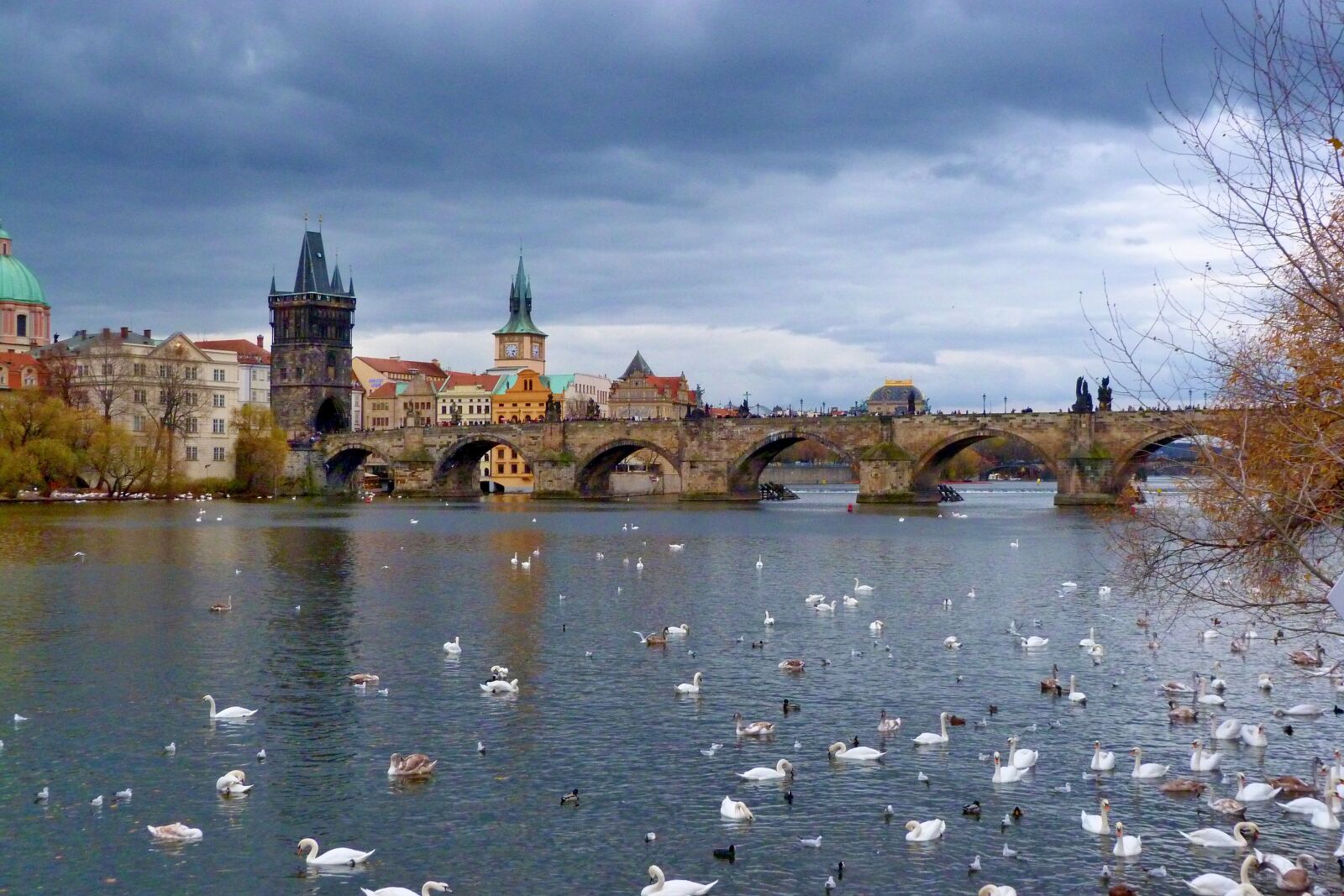 Panasonic Lumix DMC-FZ40 (Lumix DMC-FZ45) sample photo. Prague, charles bridge, river photography