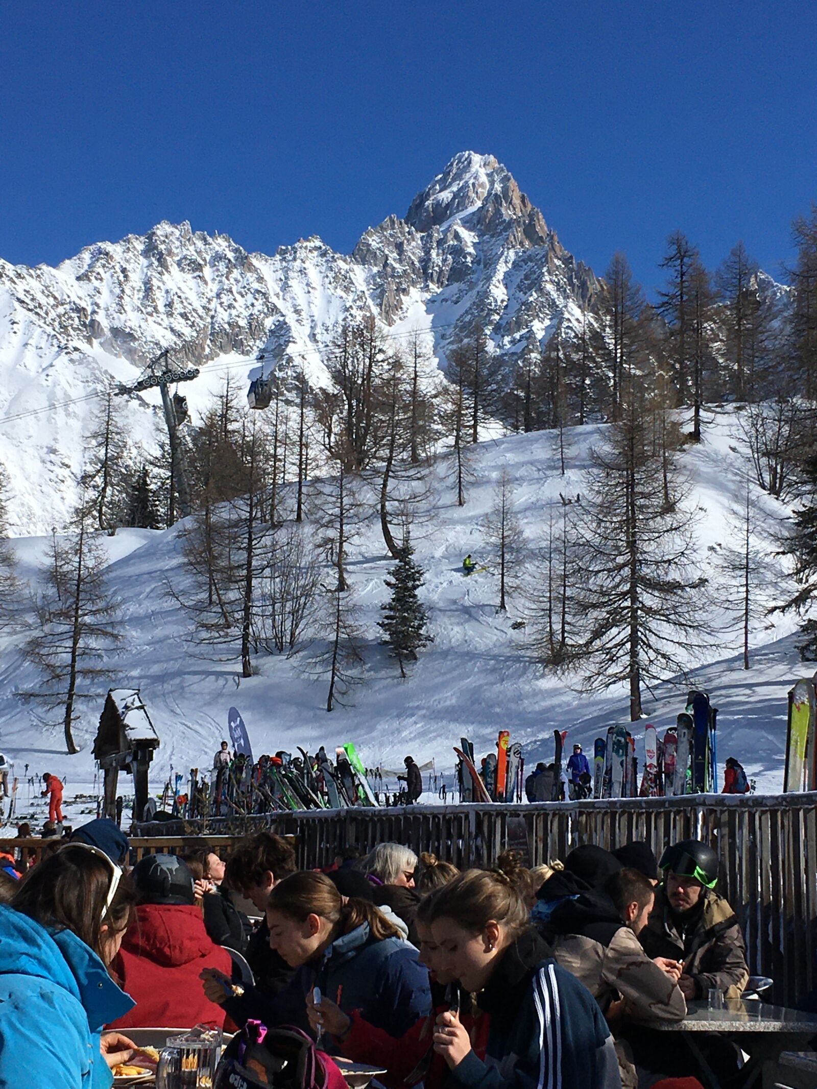iPhone SE back camera 4.15mm f/2.2 sample photo. Skiing, lognan, chamonix photography