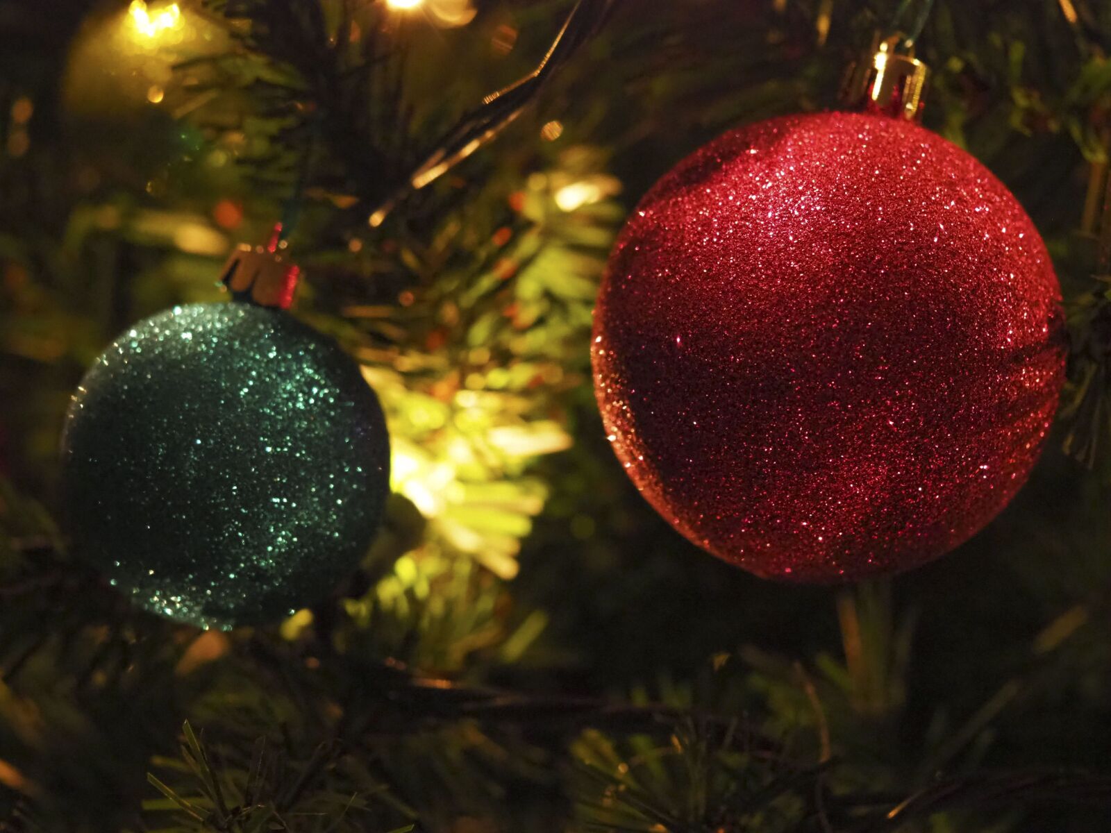 Olympus OM-D E-M10 III sample photo. Christmas, ornament, ornaments photography