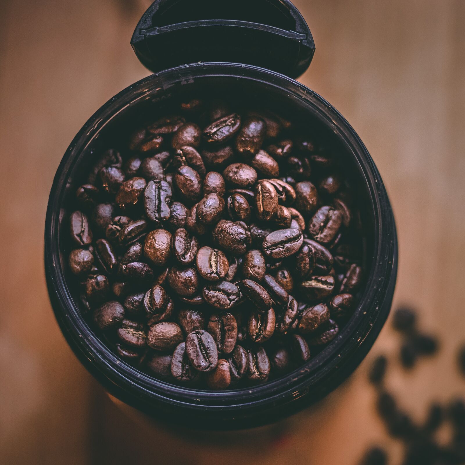 Canon EOS 80D + Canon EF 50mm F1.8 STM sample photo. Coffee, beans, color photography