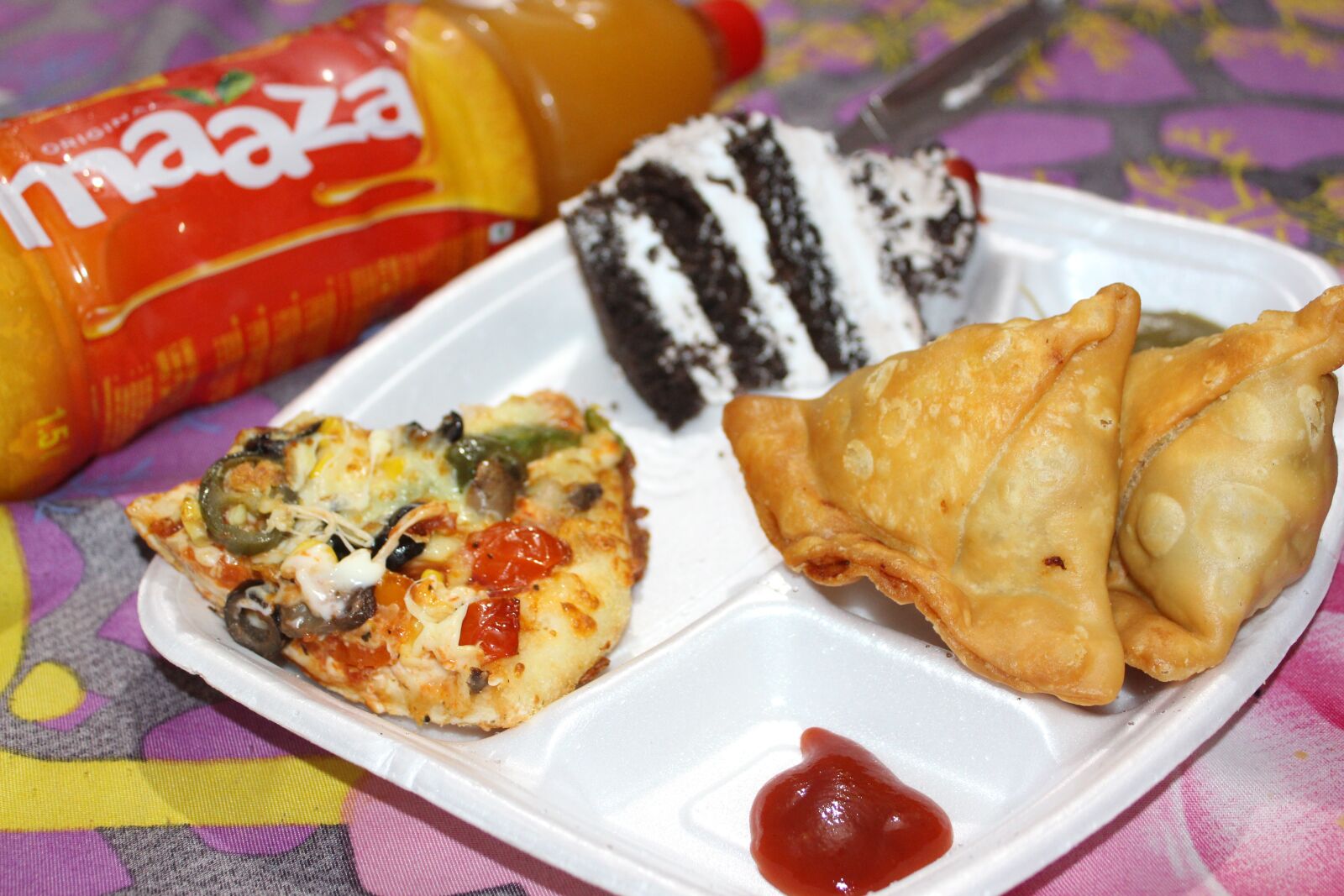 Canon EOS 700D (EOS Rebel T5i / EOS Kiss X7i) sample photo. Snacks, samosa, fry photography