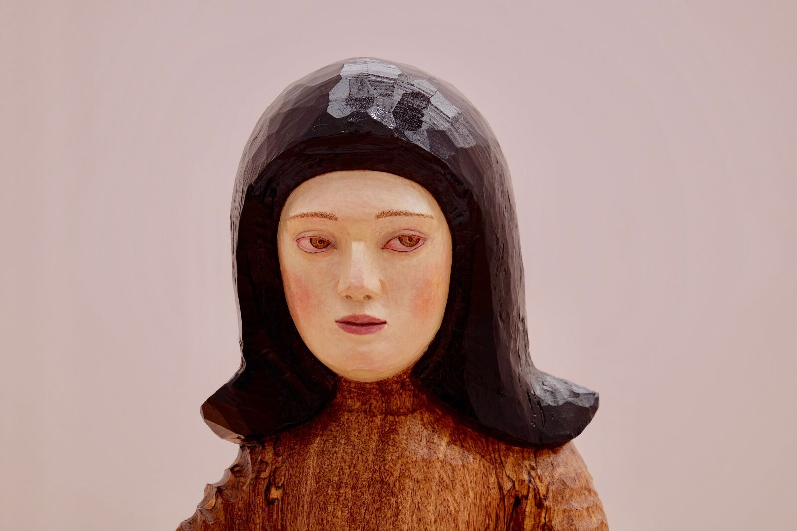 Fujifilm XF 55-200mm F3.5-4.8 R LM OIS sample photo. Wooden statue, woman, face photography