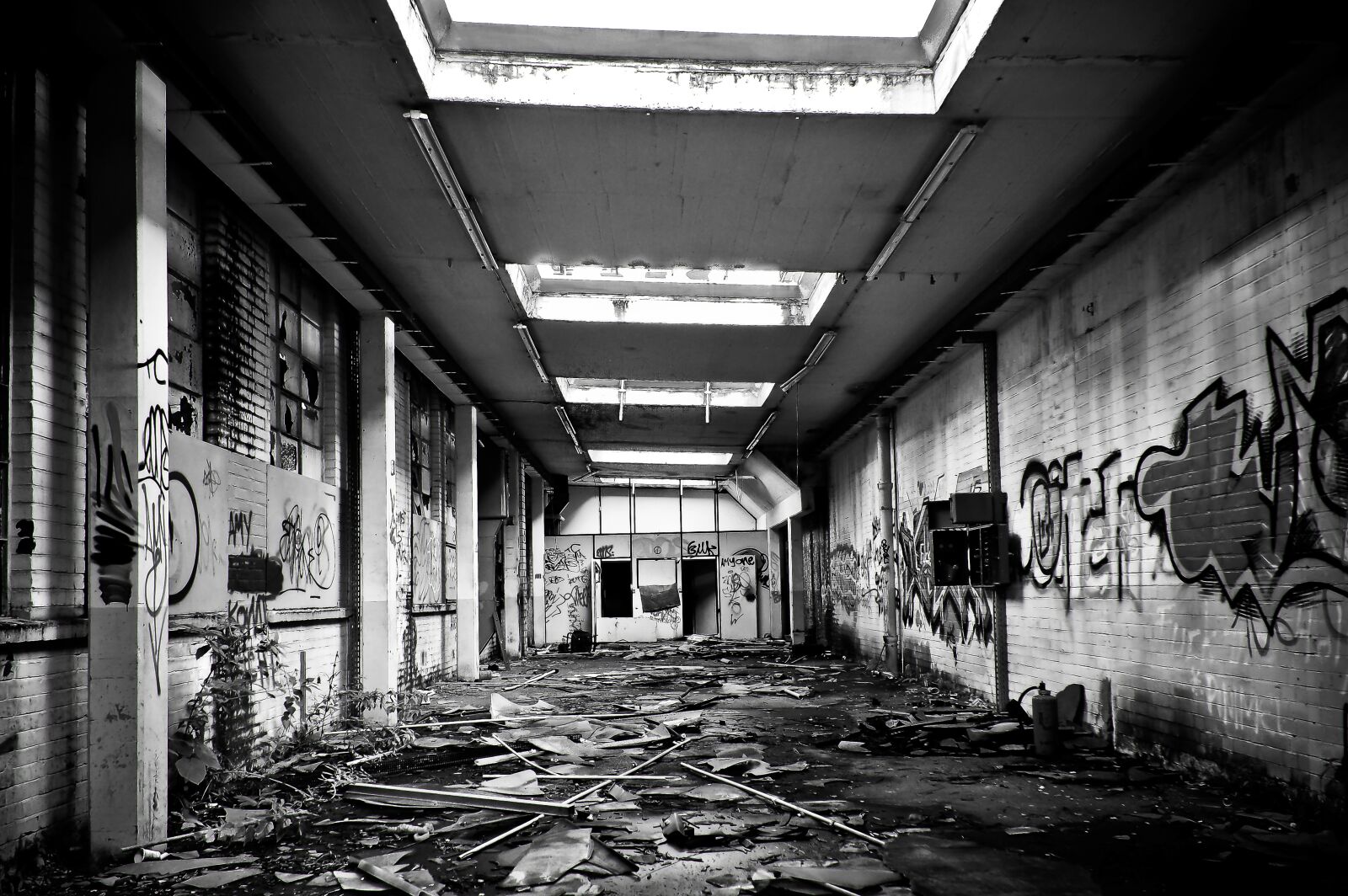Olympus OM-D E-M10 sample photo. Lost places, factory, old photography