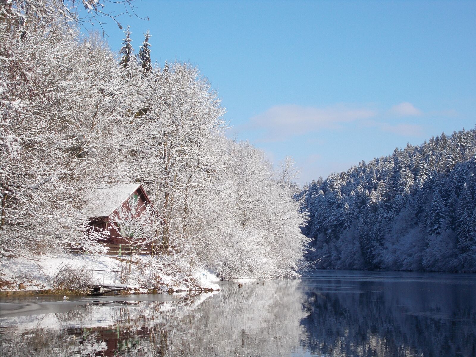 Nikon Coolpix L31 sample photo. Winter, lake, landscape photography