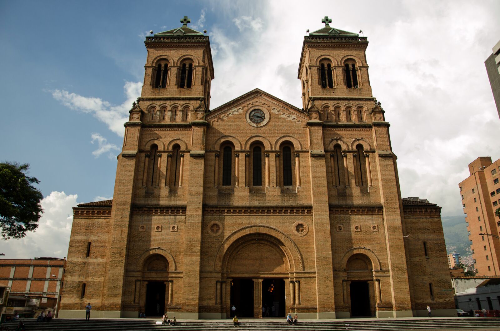 Nikon D5100 sample photo. Medellin, colombia, church photography