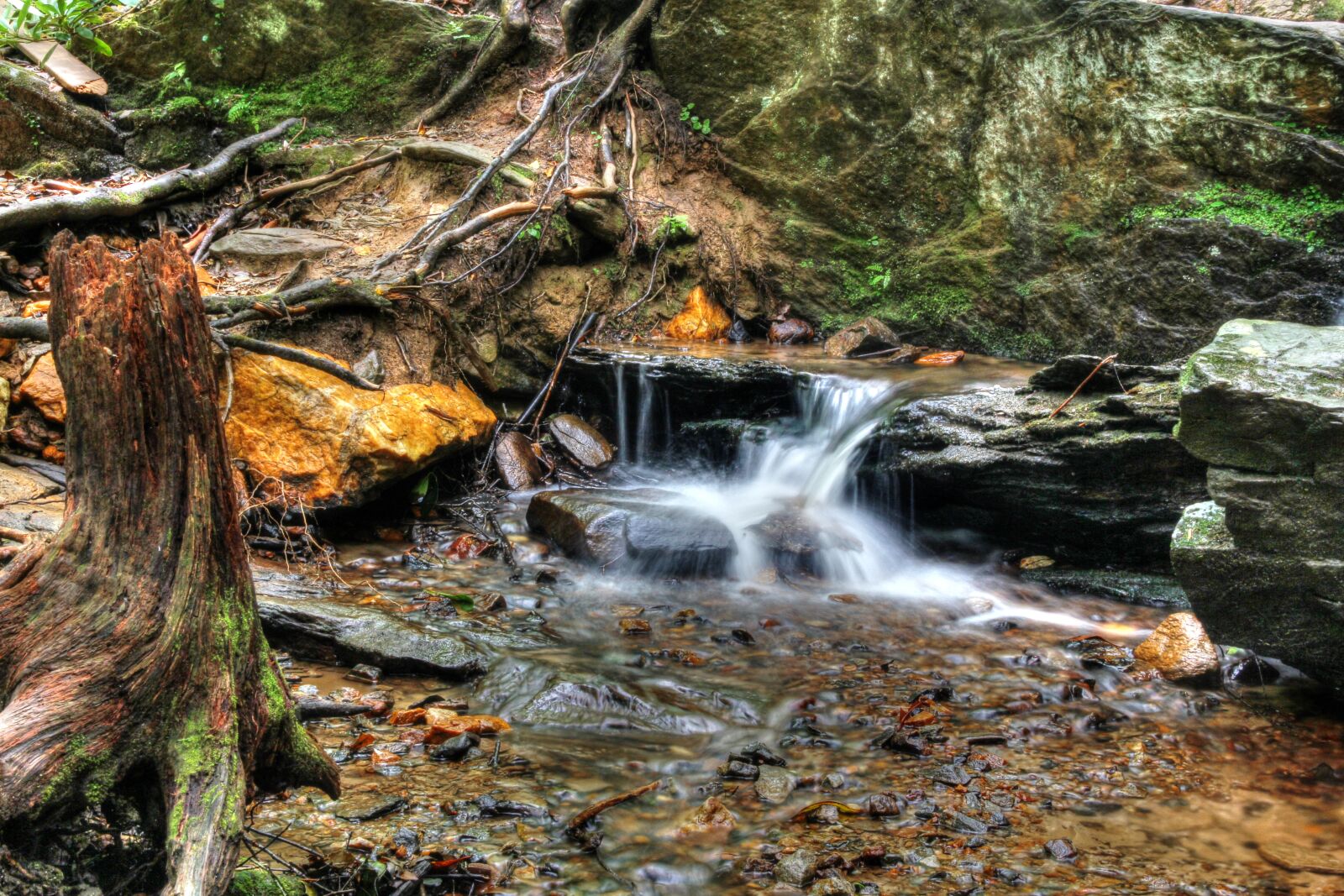 Canon EOS 60D + Canon EF-S 18-135mm F3.5-5.6 IS sample photo. Waterfalls, stream, forest photography