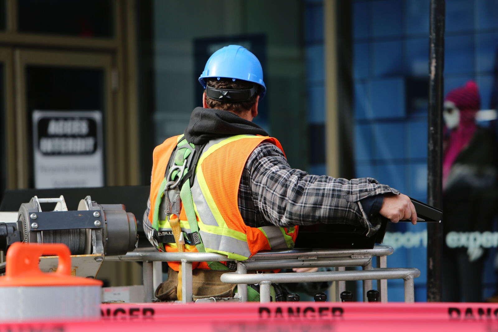 Canon EF 70-200mm F2.8L IS USM sample photo. Construction, worker, safety, danger photography