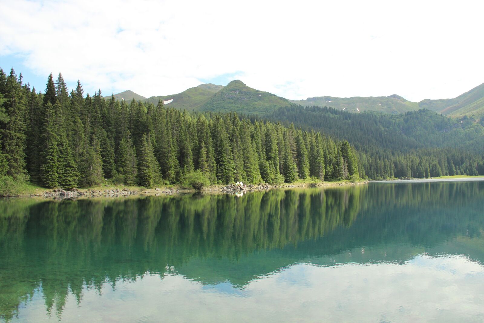 Canon EOS 600D (Rebel EOS T3i / EOS Kiss X5) sample photo. Lake, mountains, water photography