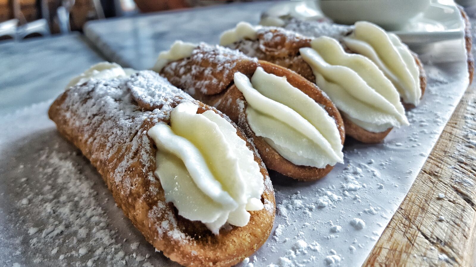 Samsung Galaxy S6 sample photo. Food, cannolli, italy photography