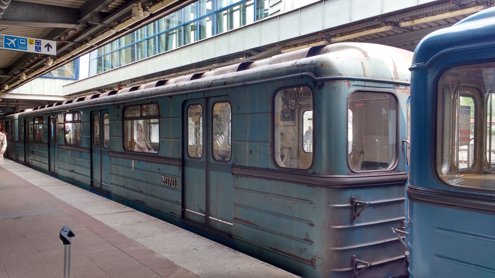 Motorola MotoG3 sample photo. Budapest, metro, old photography