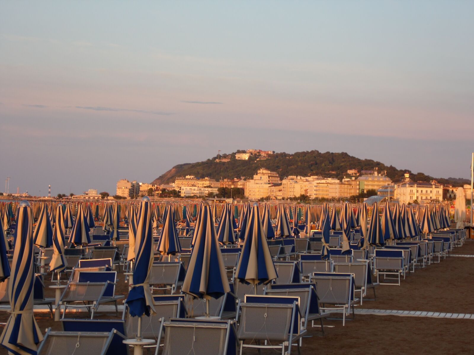 Samsung WB100/  WB101 sample photo. Beach, italy, catholica photography