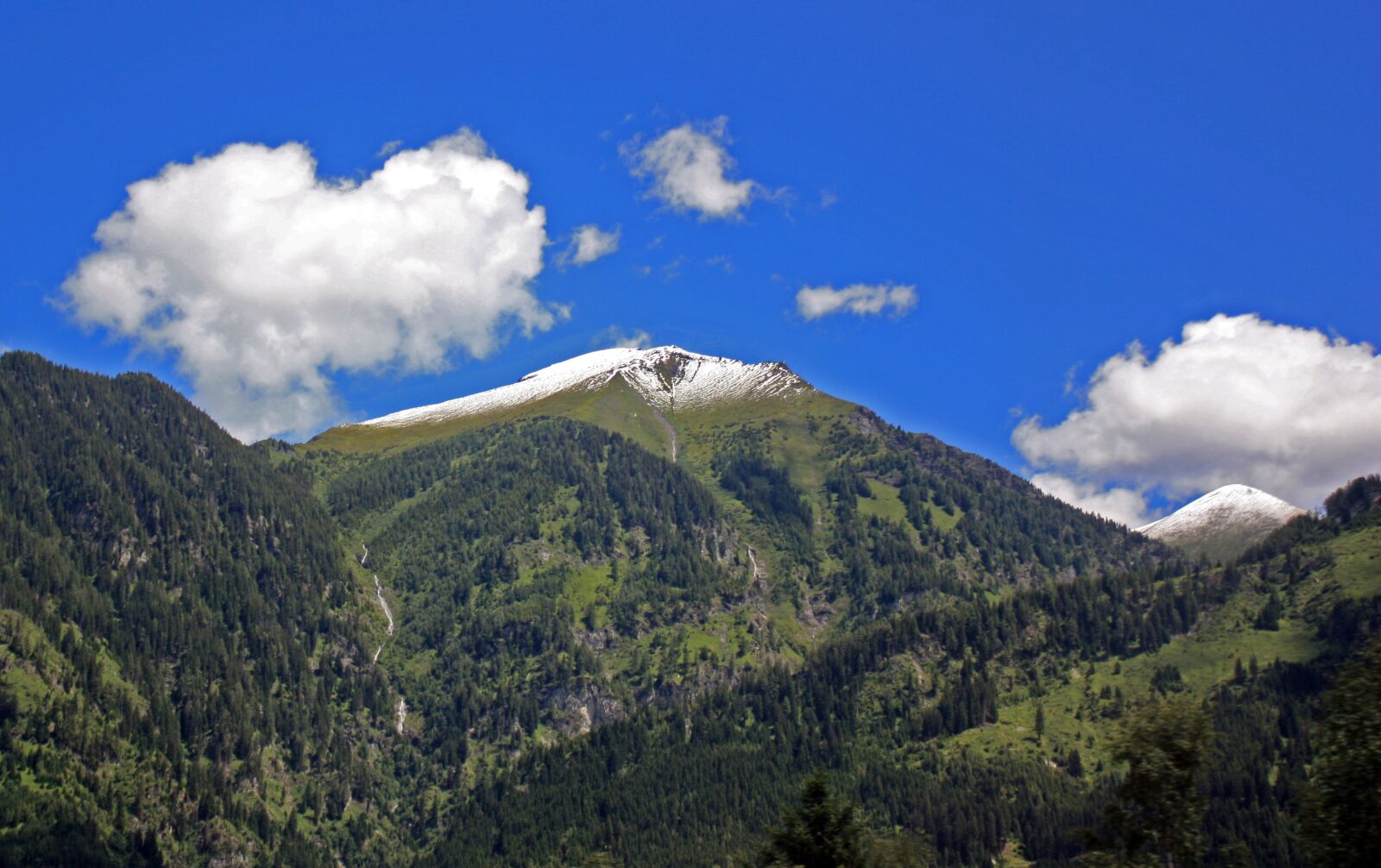 Canon EOS 450D (EOS Rebel XSi / EOS Kiss X2) sample photo. Switzerland, mountain, alps photography