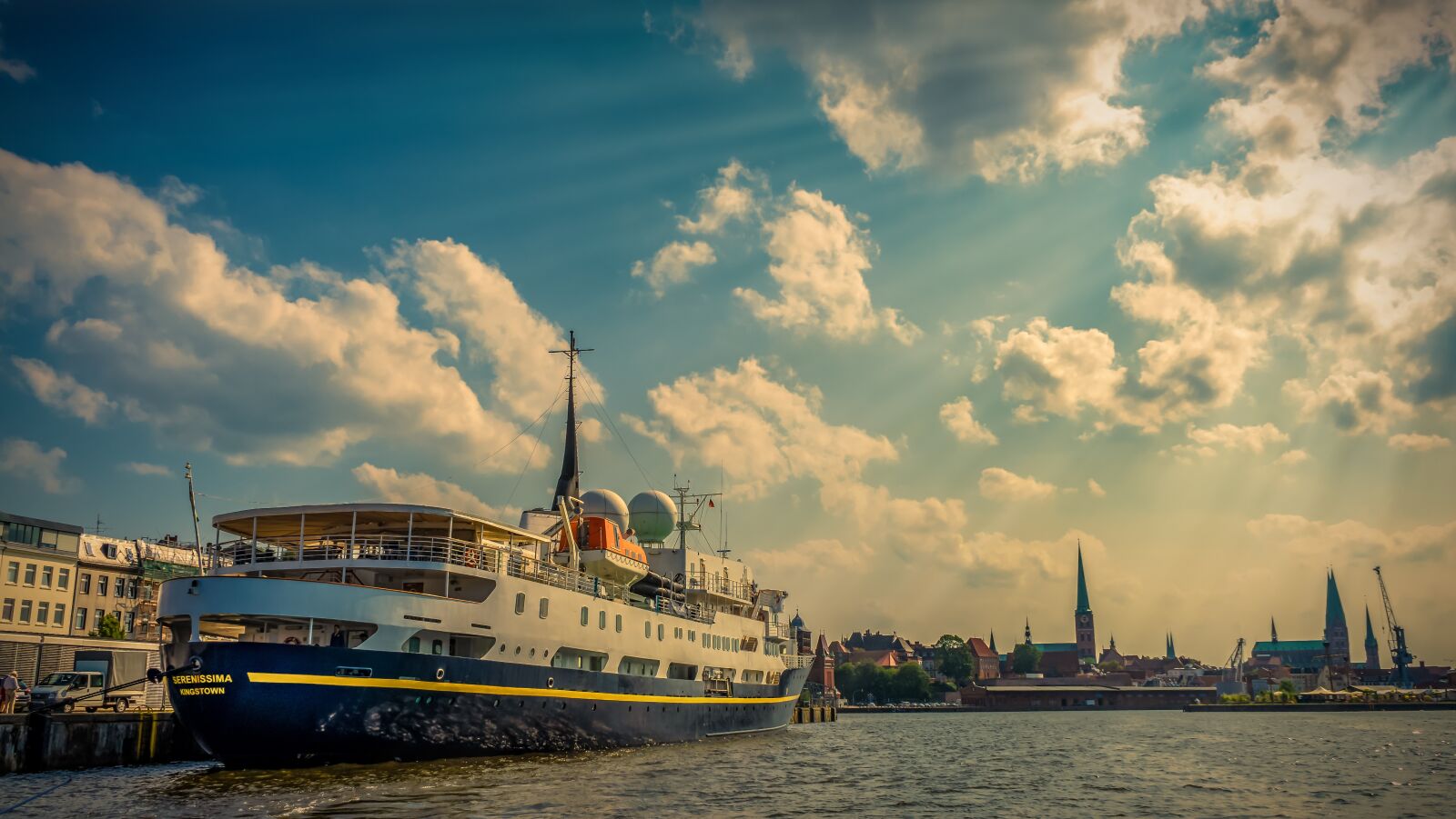 Sony a7 II + Sony FE 28-70mm F3.5-5.6 OSS sample photo. Lübeck, waters, water photography