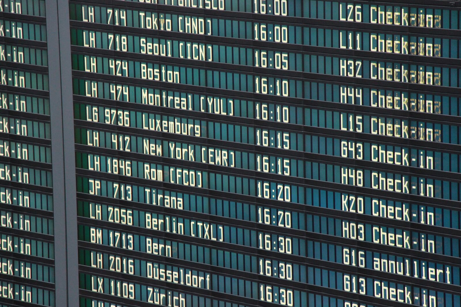 Canon EOS 650D (EOS Rebel T4i / EOS Kiss X6i) sample photo. Airport, board, departure photography